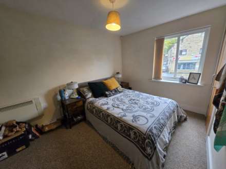 Ellis Court, Dewsbury, Image 6