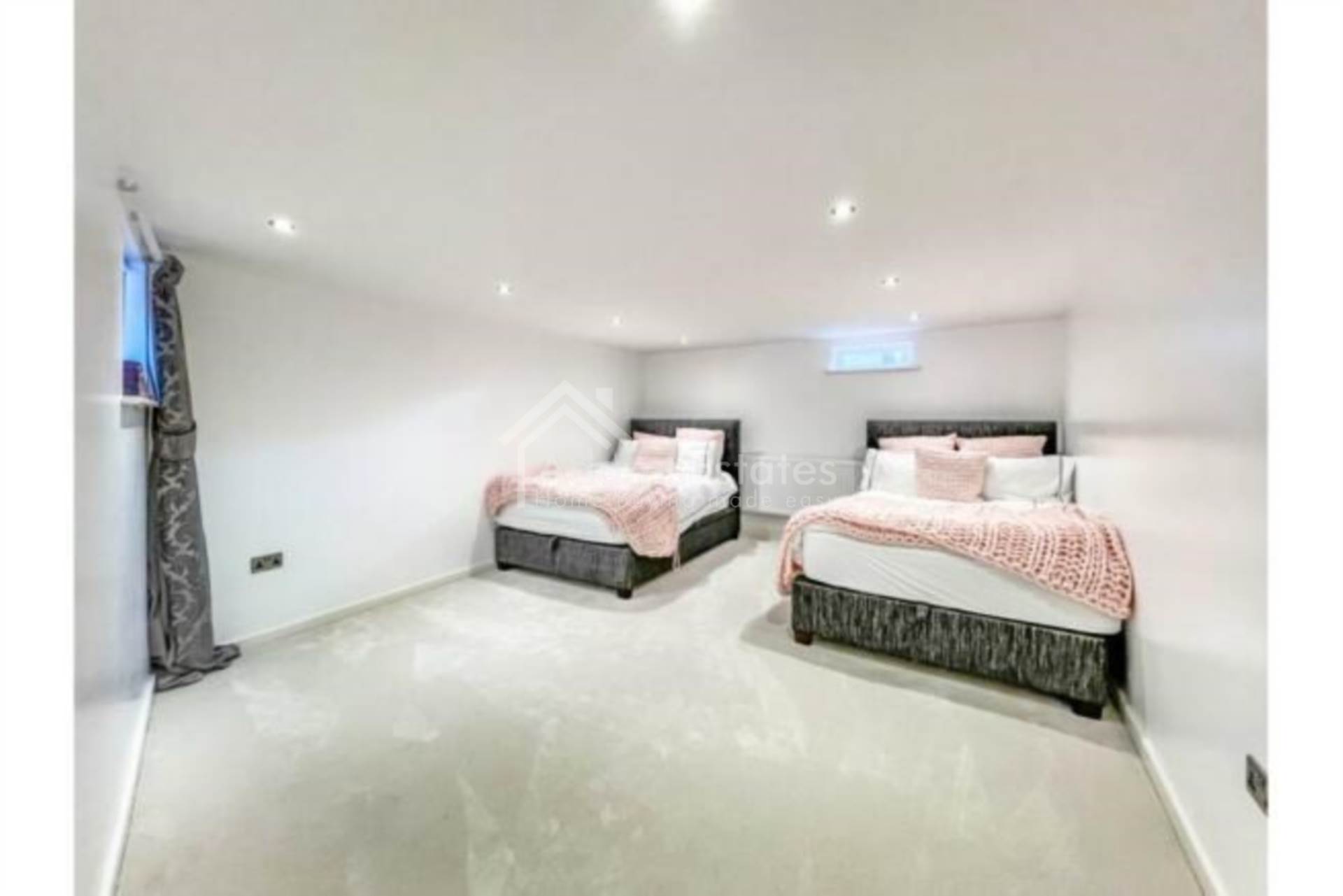 Longlands Road, Dewsbury, Image 12