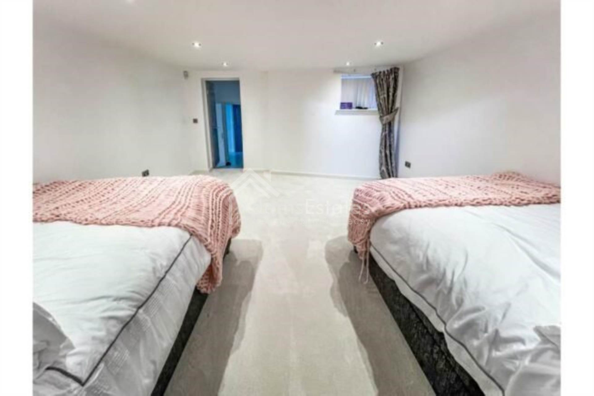 Longlands Road, Dewsbury, Image 21