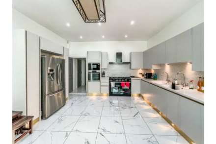 Longlands Road, Dewsbury, Image 11