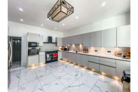 Longlands Road, Dewsbury, Image 9