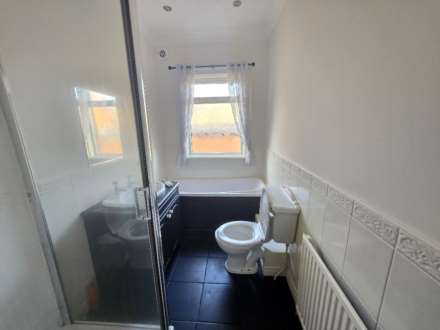 Pynate Rd, Batley, Image 9