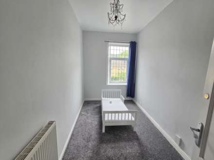 Lees Hall Road, Dewsbury, Image 5