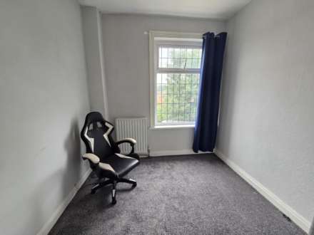 Lees Hall Road, Dewsbury, Image 6
