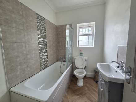 Lees Hall Road, Dewsbury, Image 7