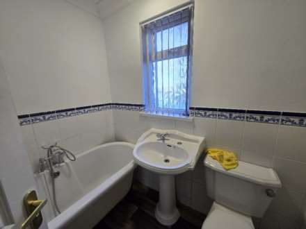 Thorne Avenue, Dewsbury, Image 9