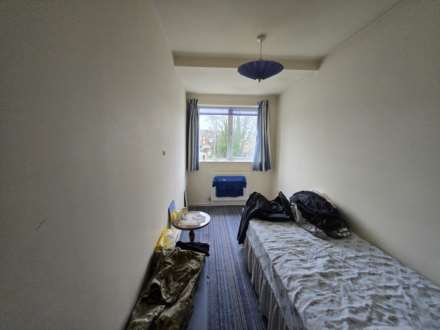 Clarkson Close, Heckmondwike, Image 10