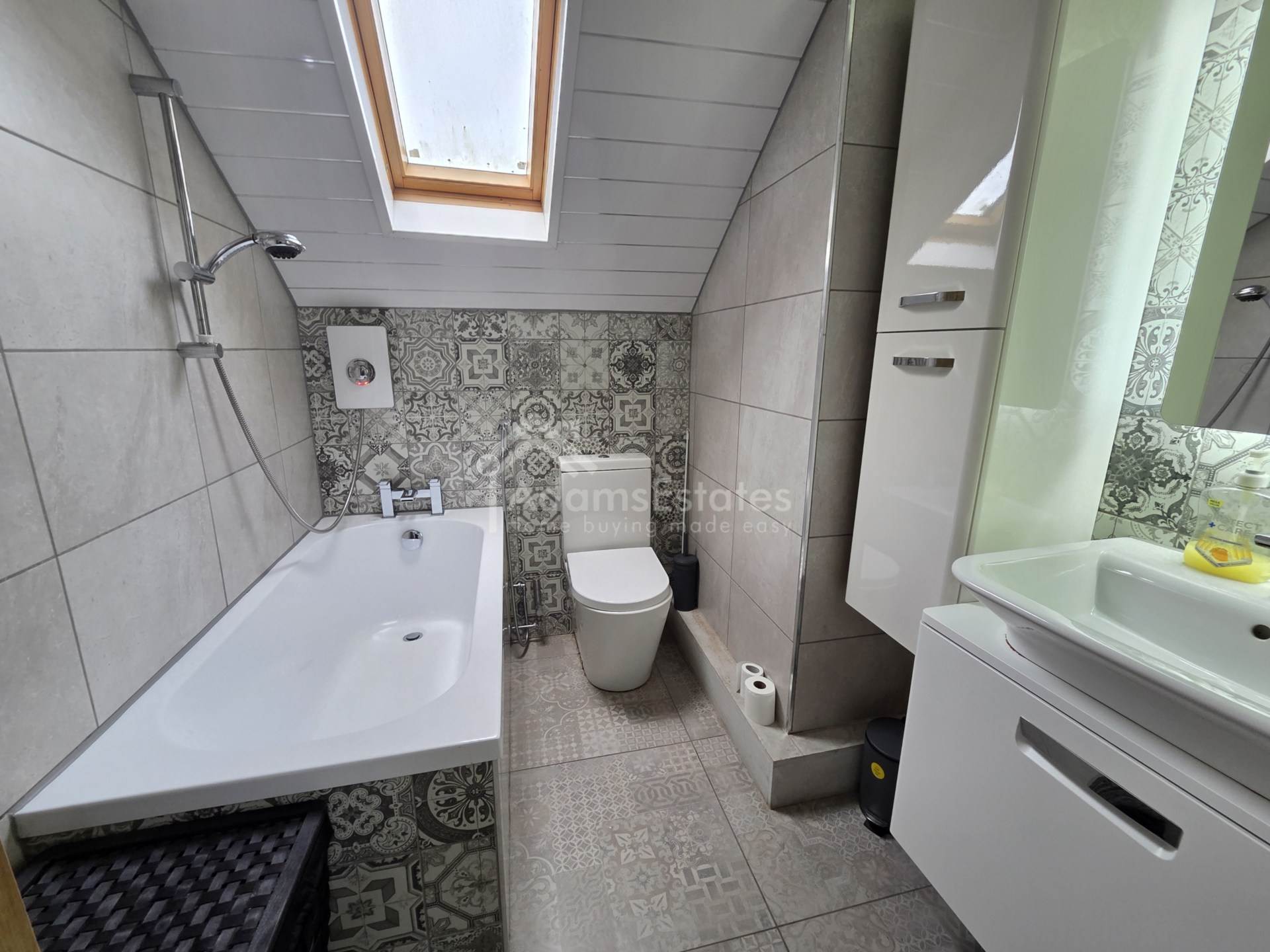 Slaithwaite Road, Dewsbury, Image 12