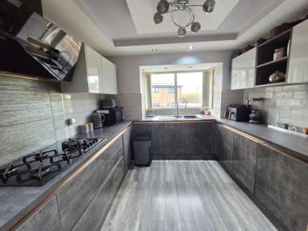 Slaithwaite Road, Dewsbury, Image 9