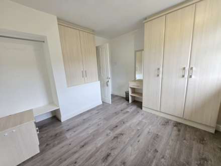 Victoria Road, Dewsbury, Image 4