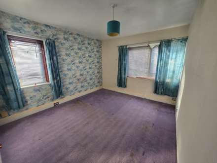 Knowles Hill Road, Dewsbury, Image 10