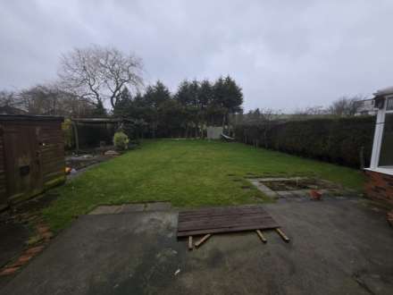 Leeds Road, Heckmondwike, Image 3