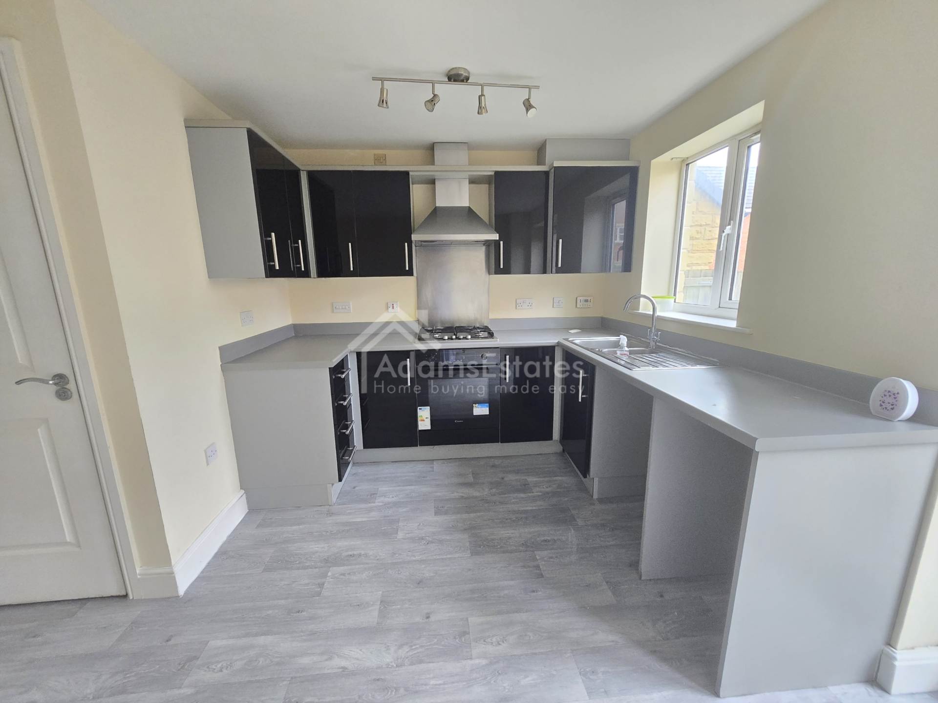 Providence Court, Dewsbury, Image 4