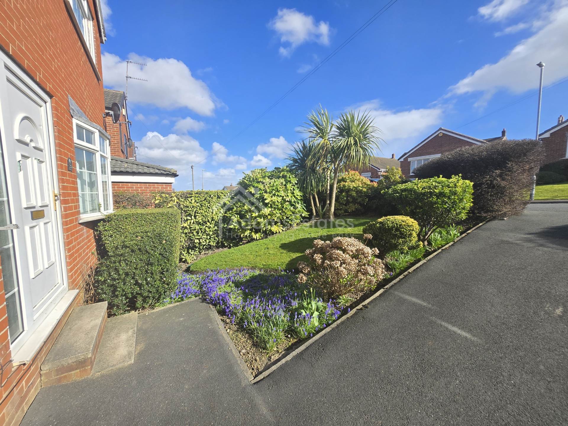 Woodhall Drive, Batley, Image 12