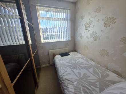 Woodhall Drive, Batley, Image 10