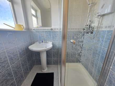 Woodhall Drive, Batley, Image 11