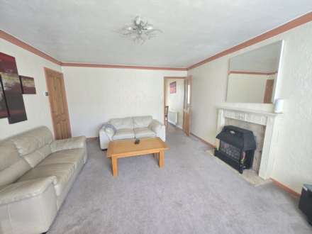 Woodhall Drive, Batley, Image 2