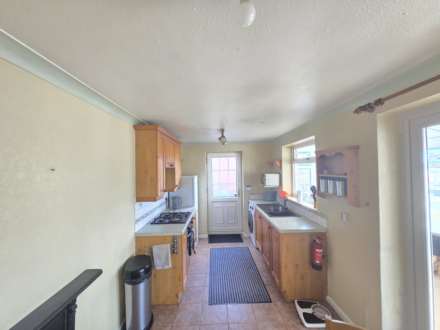 Woodhall Drive, Batley, Image 3