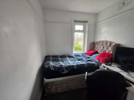 Ravenshouse Road, Dewsbury, Image 7