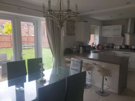Amberwood Chase, Dewsbury, Image 9