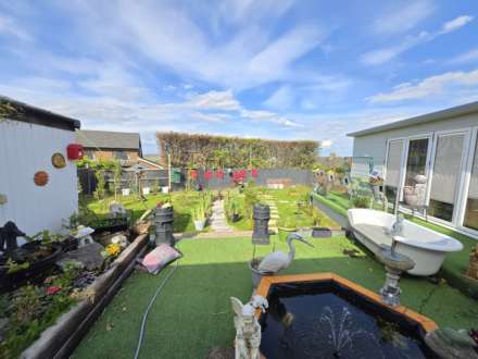 Nixon Close, Dewsbury, Image 15