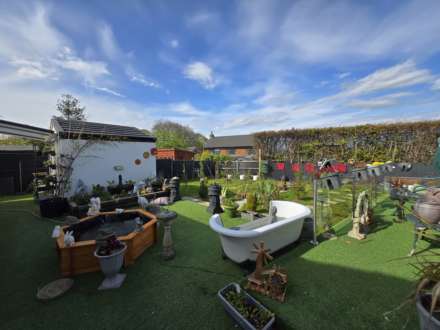 Nixon Close, Dewsbury, Image 16