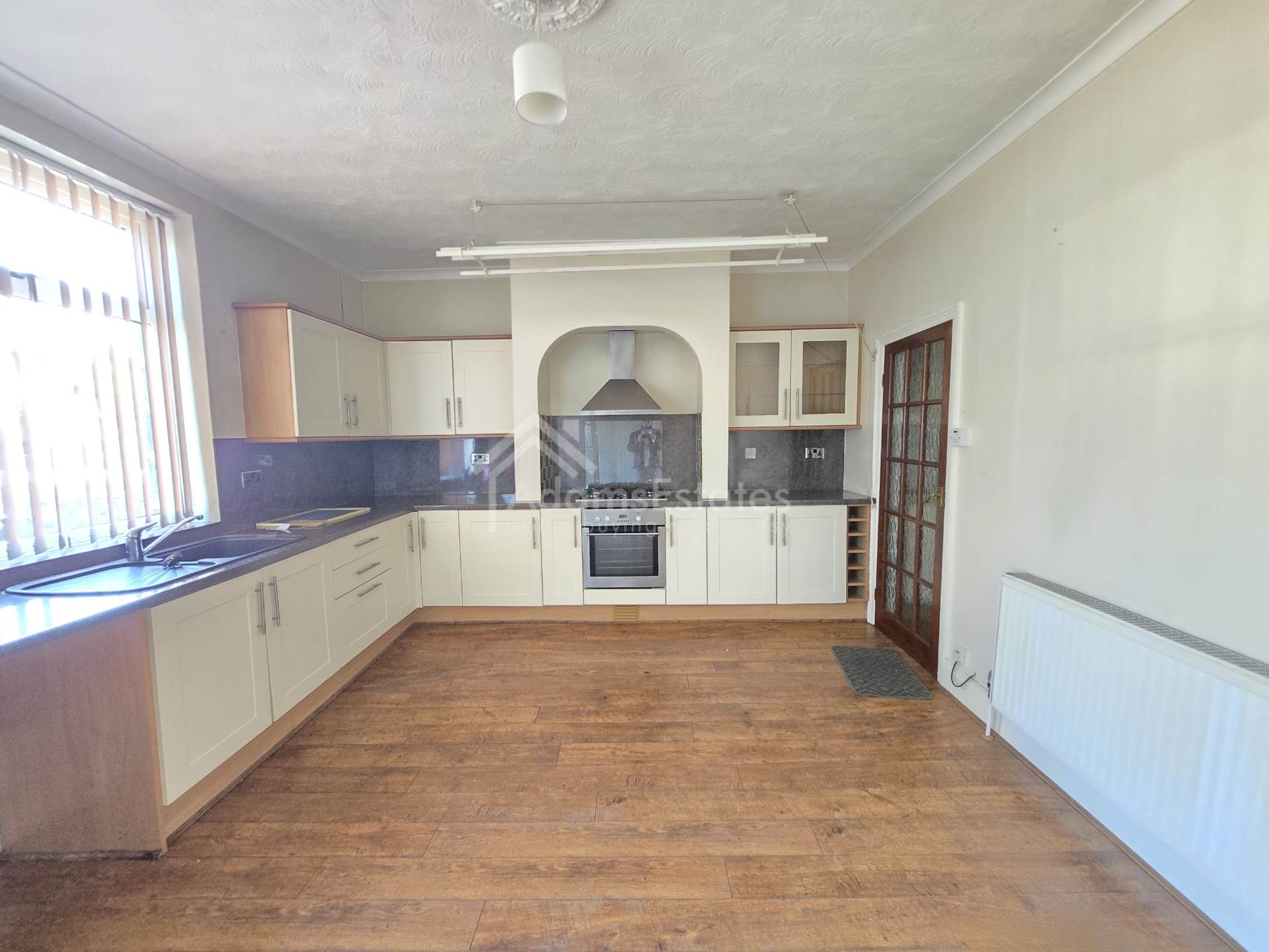 Slaithwaite Road, Dewsbury, Image 4
