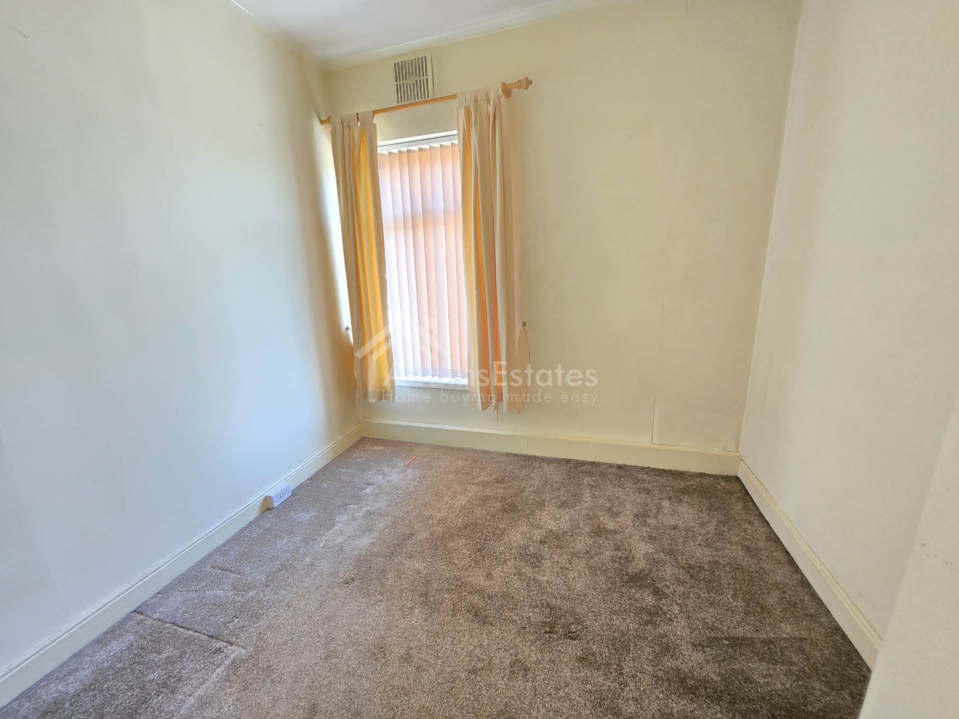 Slaithwaite Road, Dewsbury, Image 6