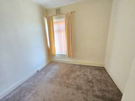 Slaithwaite Road, Dewsbury, Image 6