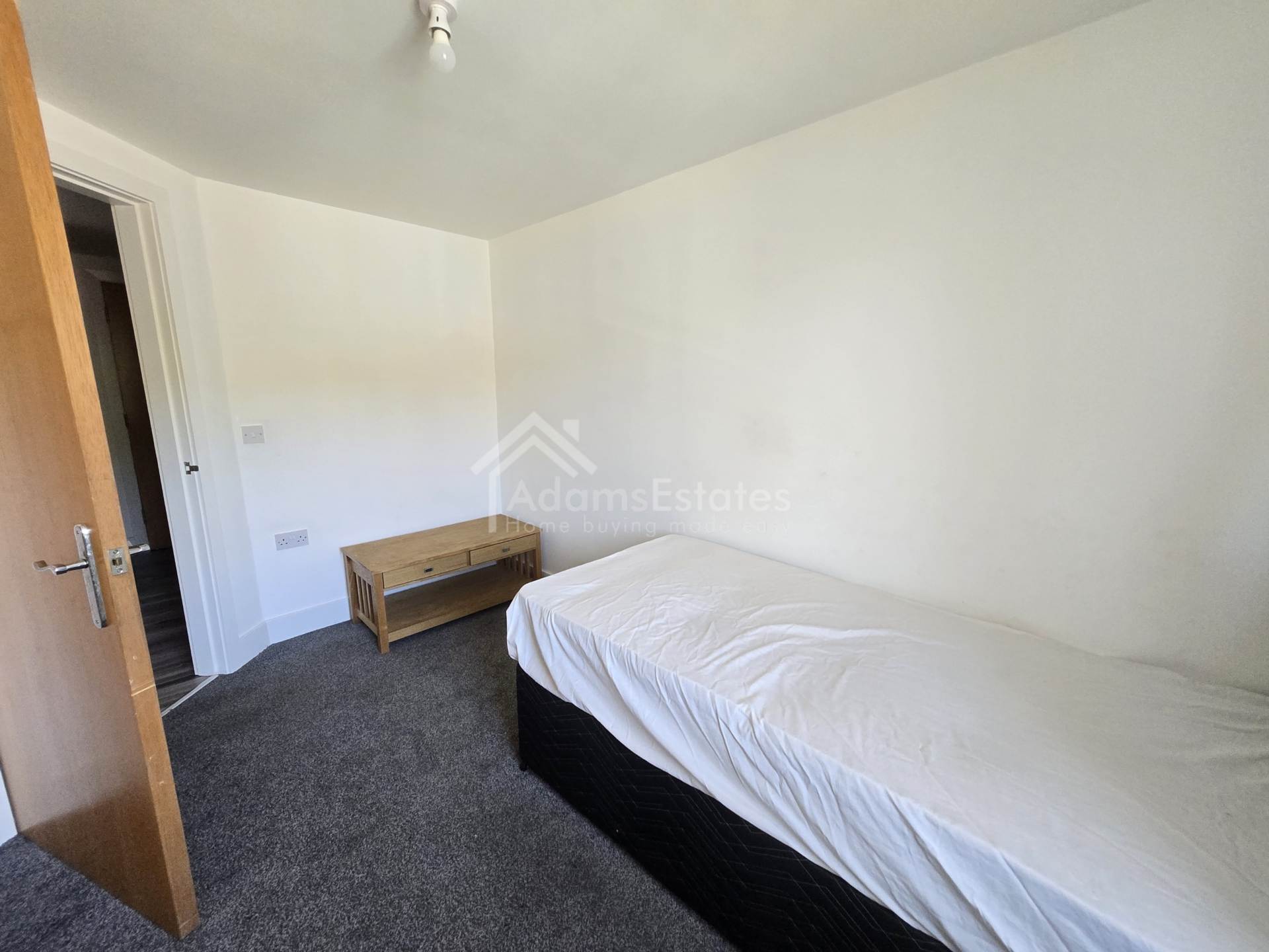 Ellis Court, Dewsbury, Image 5