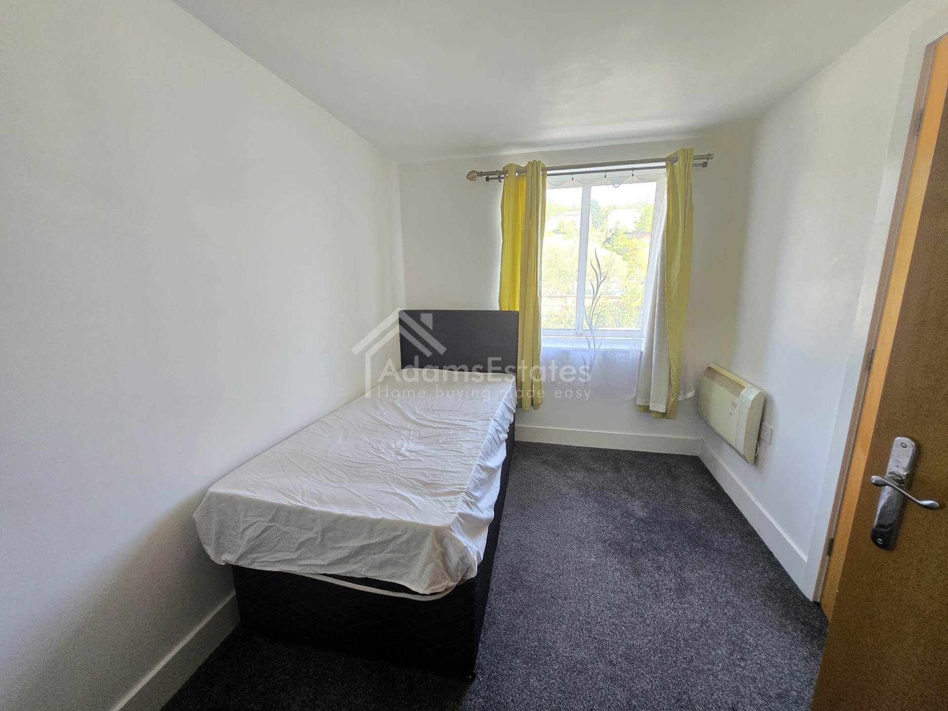 Ellis Court, Dewsbury, Image 6