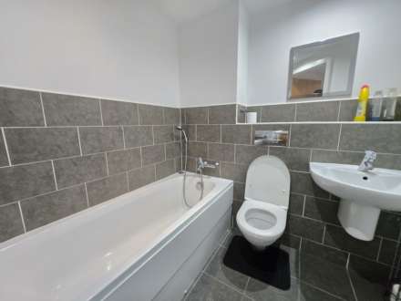 Ellis Court, Dewsbury, Image 9
