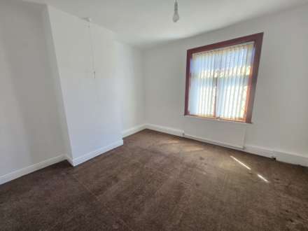 South Street, Dewsbury, Image 7