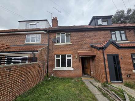 Lees Avenue, Dewsbury, Image 1