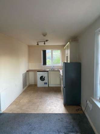 College View, Dewsbury, Image 6