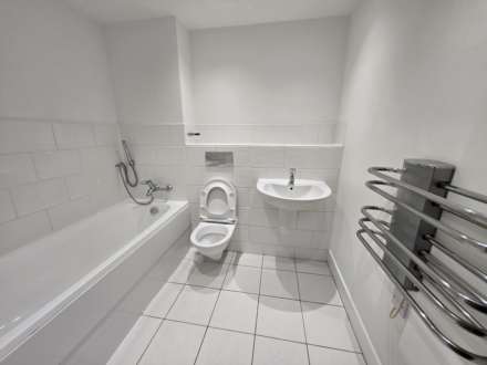 Ellis Court, Dewsbury, Image 5