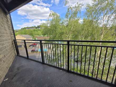 Ellis Court, Dewsbury, Image 6