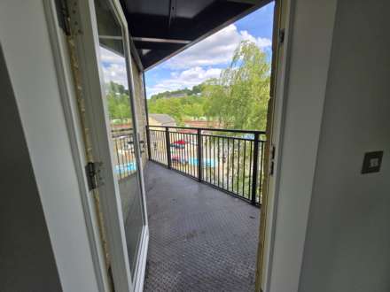 Ellis Court, Dewsbury, Image 8