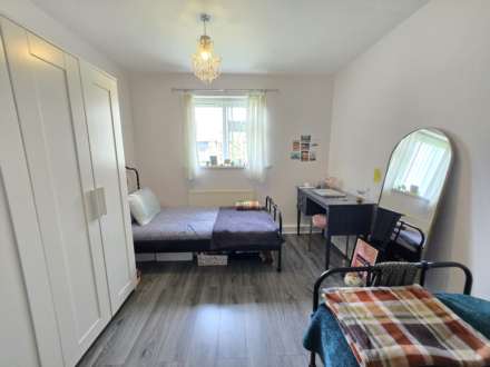 Ouzelwell Crescent, Dewsbury, Image 10