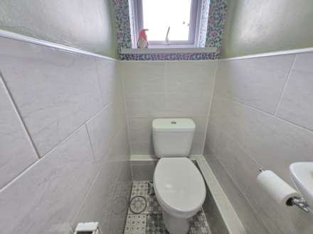 Ouzelwell Crescent, Dewsbury, Image 12