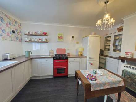 Ouzelwell Crescent, Dewsbury, Image 4