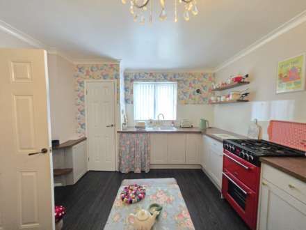 Ouzelwell Crescent, Dewsbury, Image 5