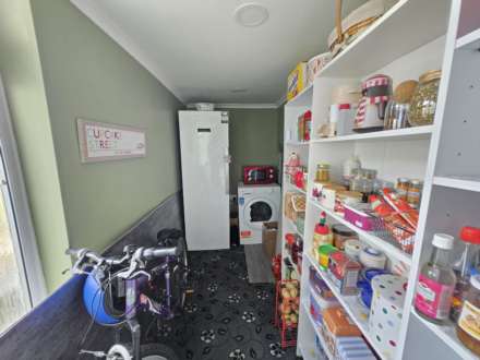 Ouzelwell Crescent, Dewsbury, Image 7