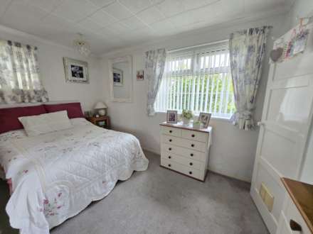 Edge View, Dewsbury, Image 4