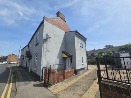 Doncaster Road, Knottingley, Image 2