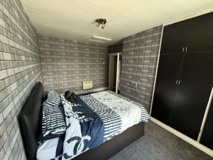 Bradford Road, Batley, Image 3