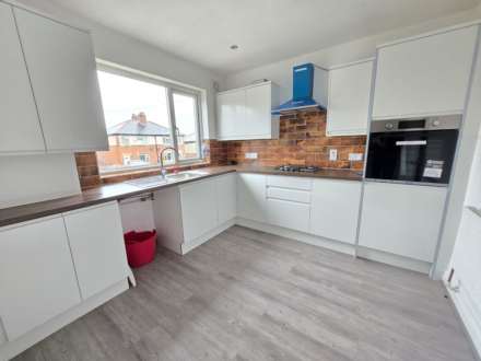 Laverhill, Liversedge, Image 3