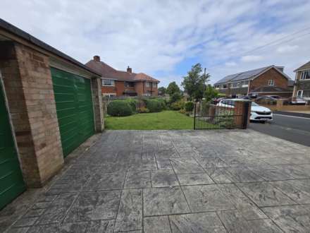 Kingsway Close, Ossett, Image 13