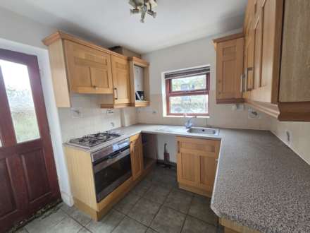 Lees Hall Road, Dewsbury, Image 3
