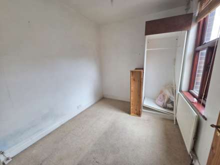 Lees Hall Road, Dewsbury, Image 4